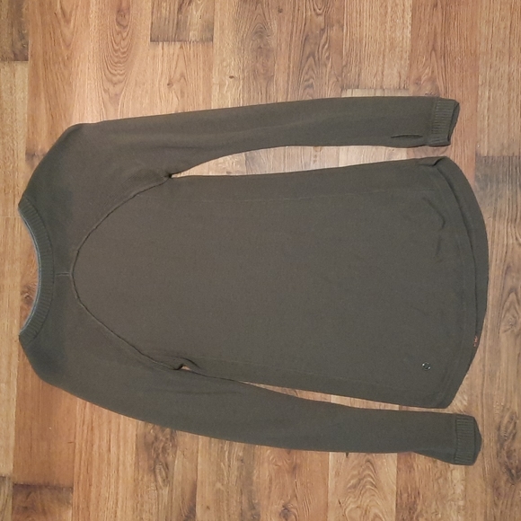 Sweater - Picture 2 of 2